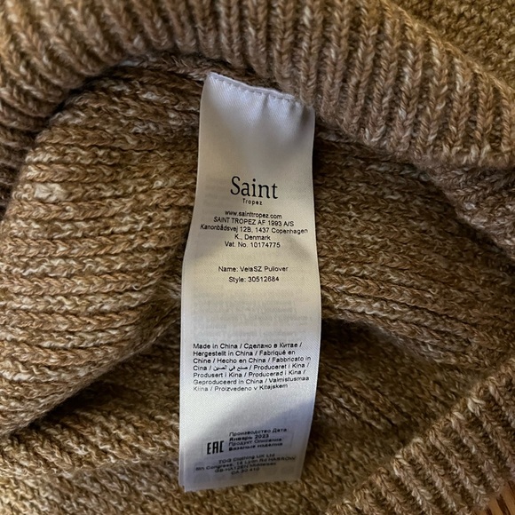 Sweater - Picture 5 of 5